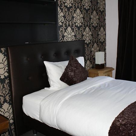 Hotel De La Gare Монте Екстериор снимка
