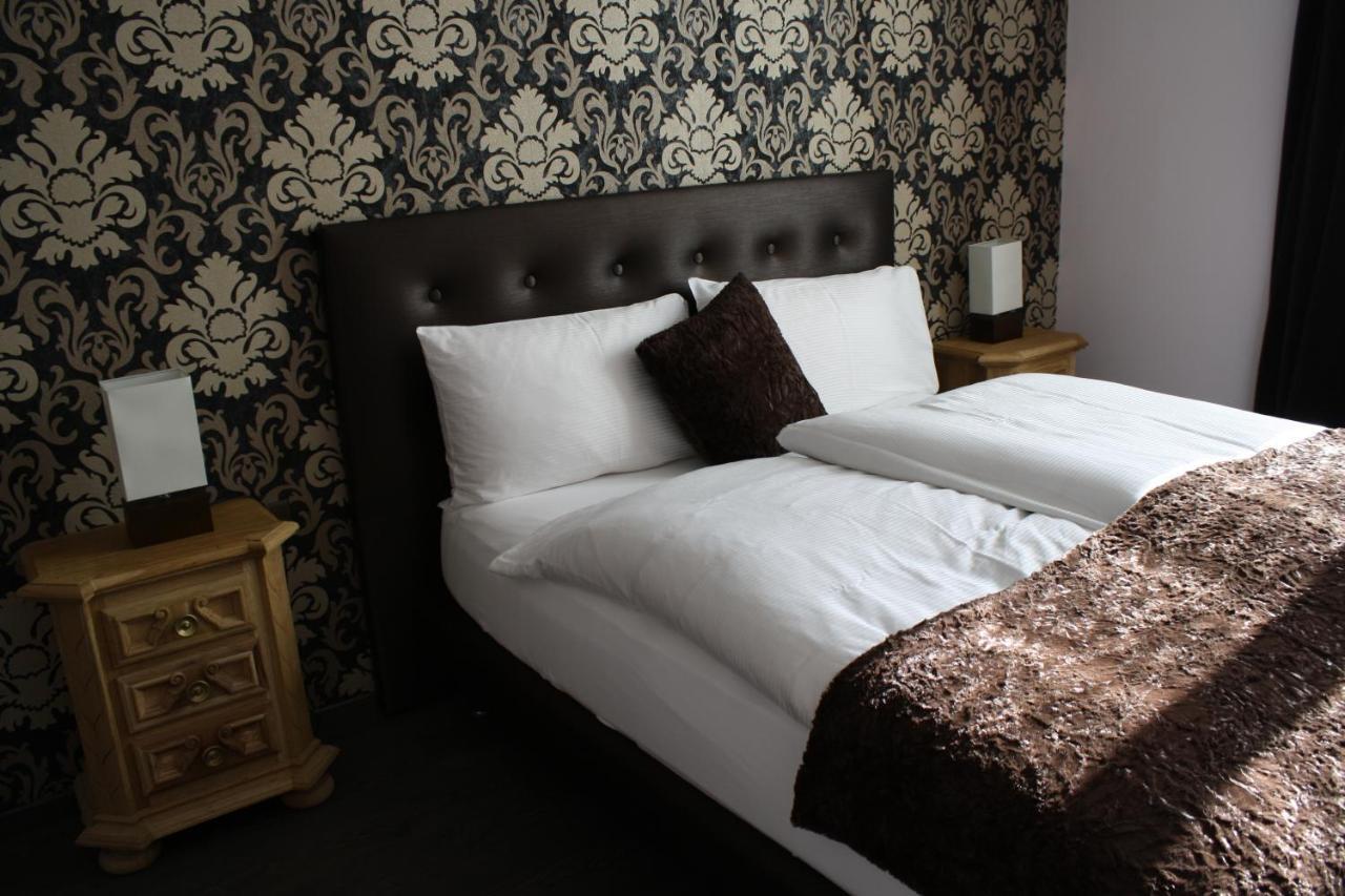 Hotel De La Gare Монте Екстериор снимка