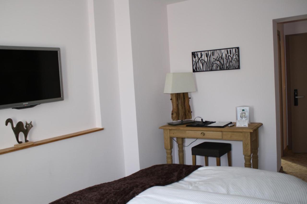 Hotel De La Gare Монте Екстериор снимка