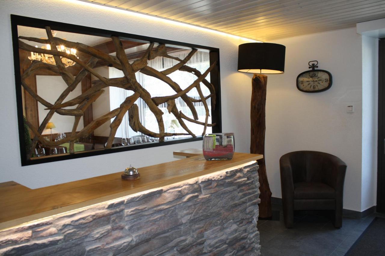 Hotel De La Gare Монте Екстериор снимка