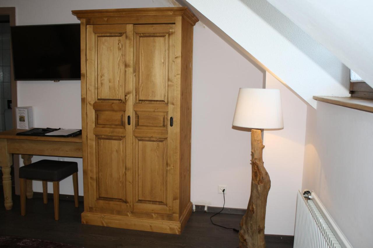 Hotel De La Gare Монте Екстериор снимка