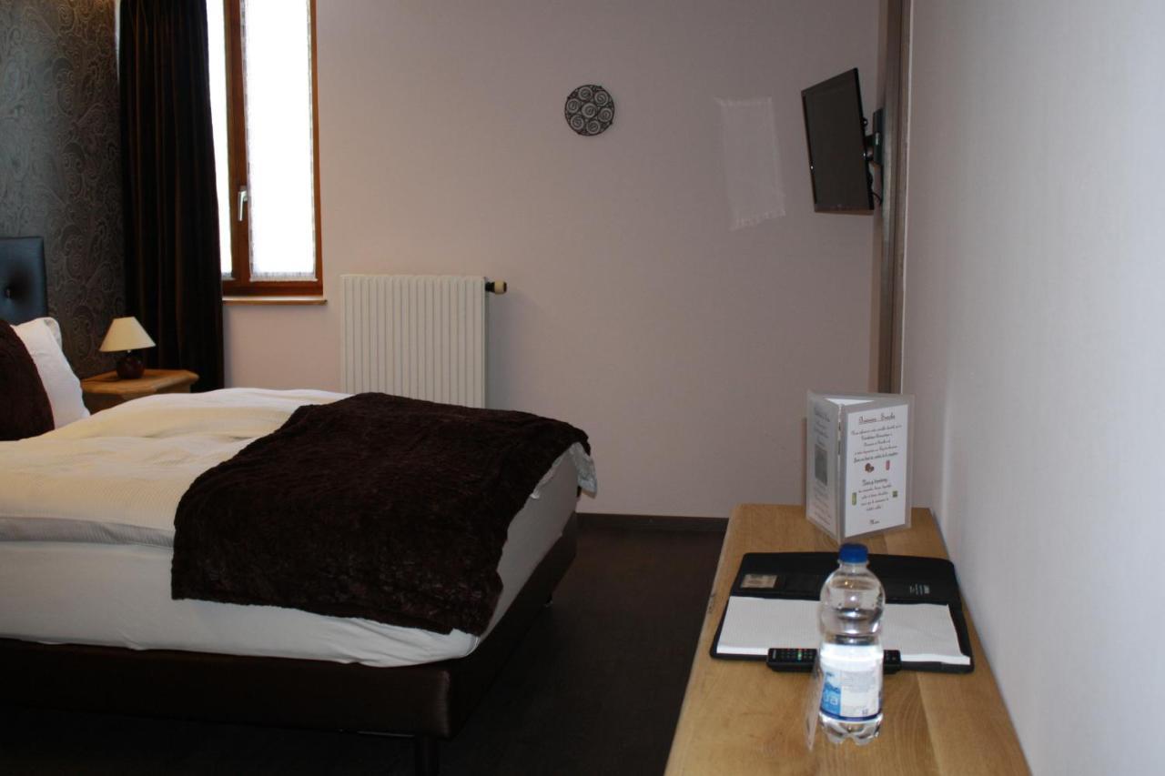 Hotel De La Gare Монте Екстериор снимка