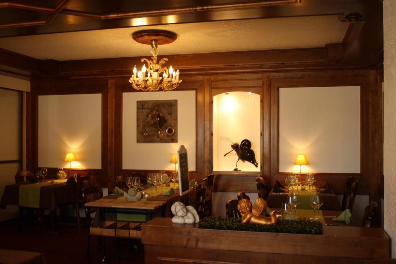 Hotel De La Gare Монте Екстериор снимка
