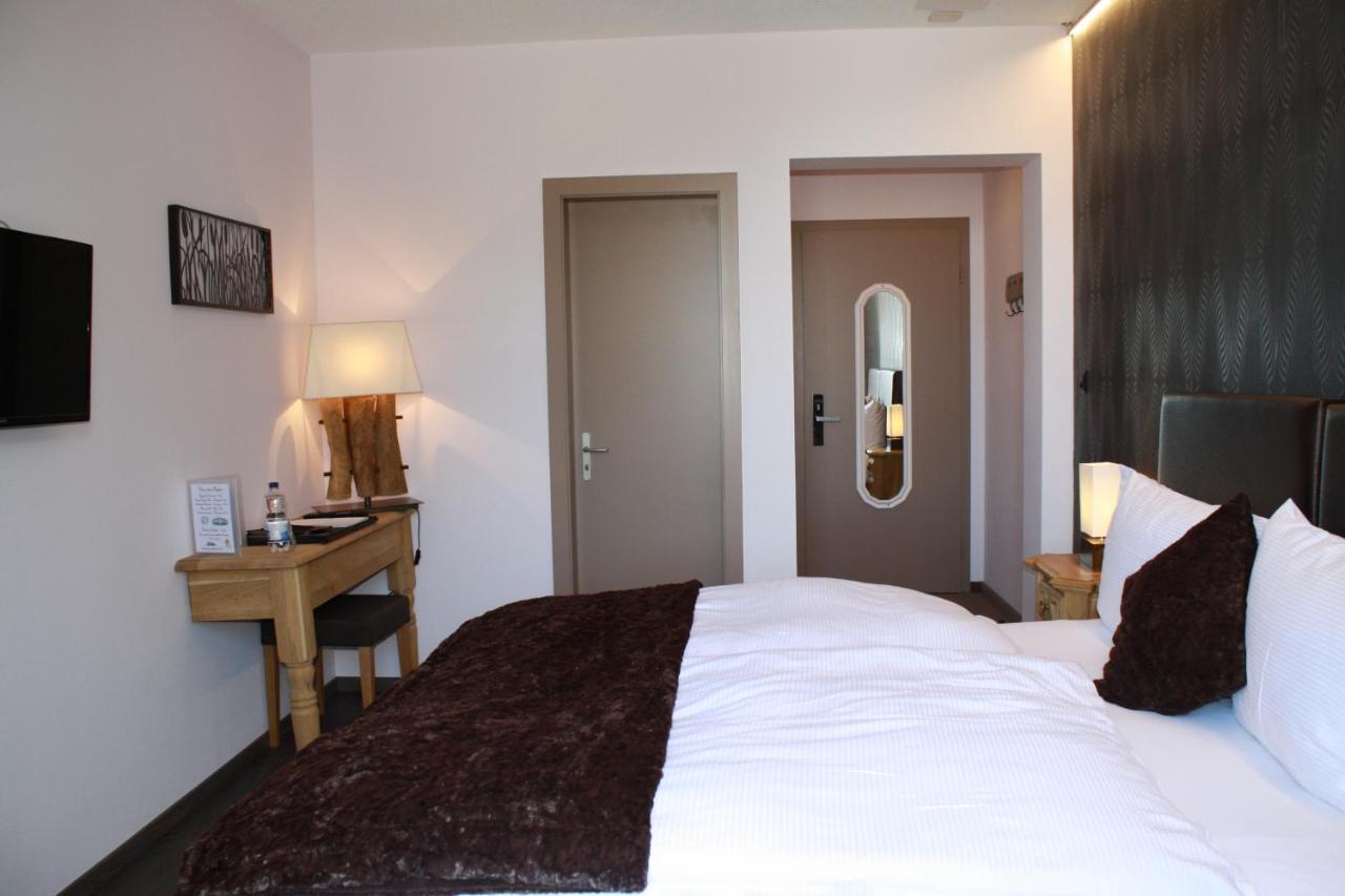 Hotel De La Gare Монте Екстериор снимка