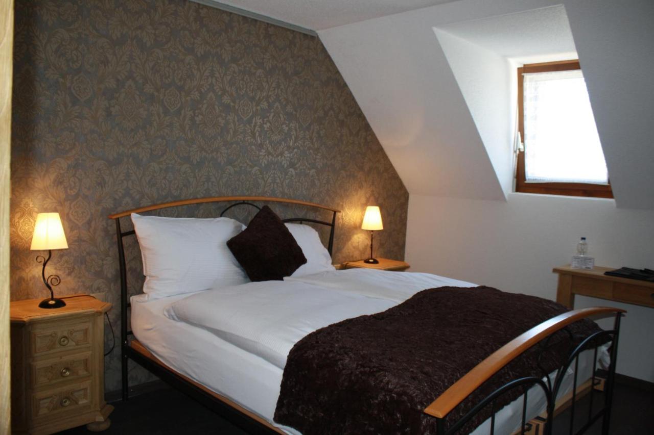 Hotel De La Gare Монте Екстериор снимка