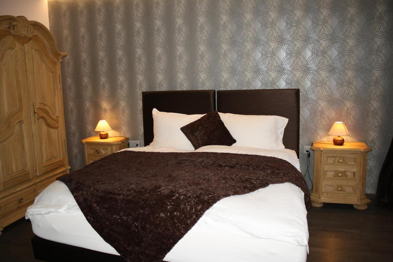 Hotel De La Gare Монте Екстериор снимка