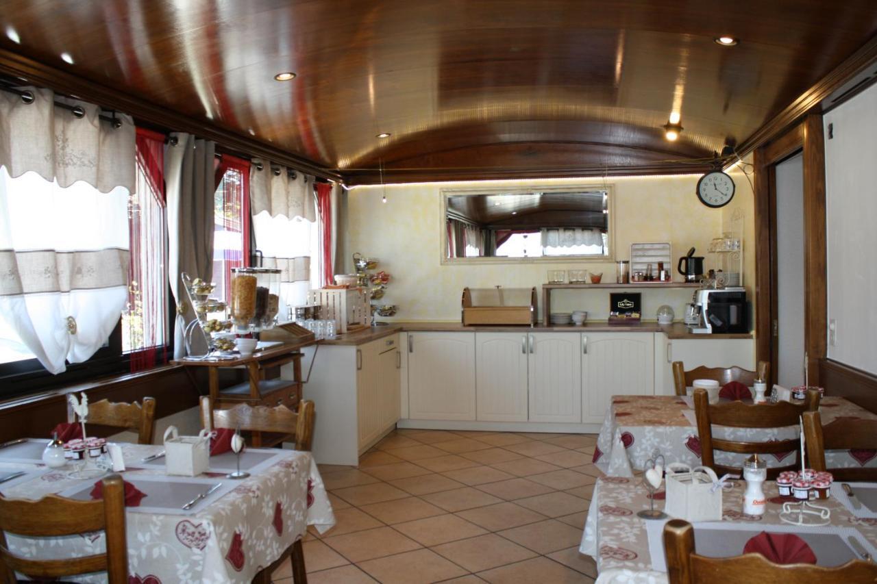 Hotel De La Gare Монте Екстериор снимка