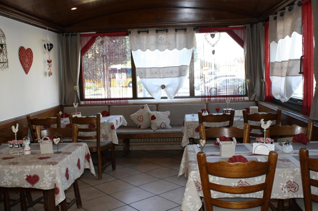 Hotel De La Gare Монте Екстериор снимка