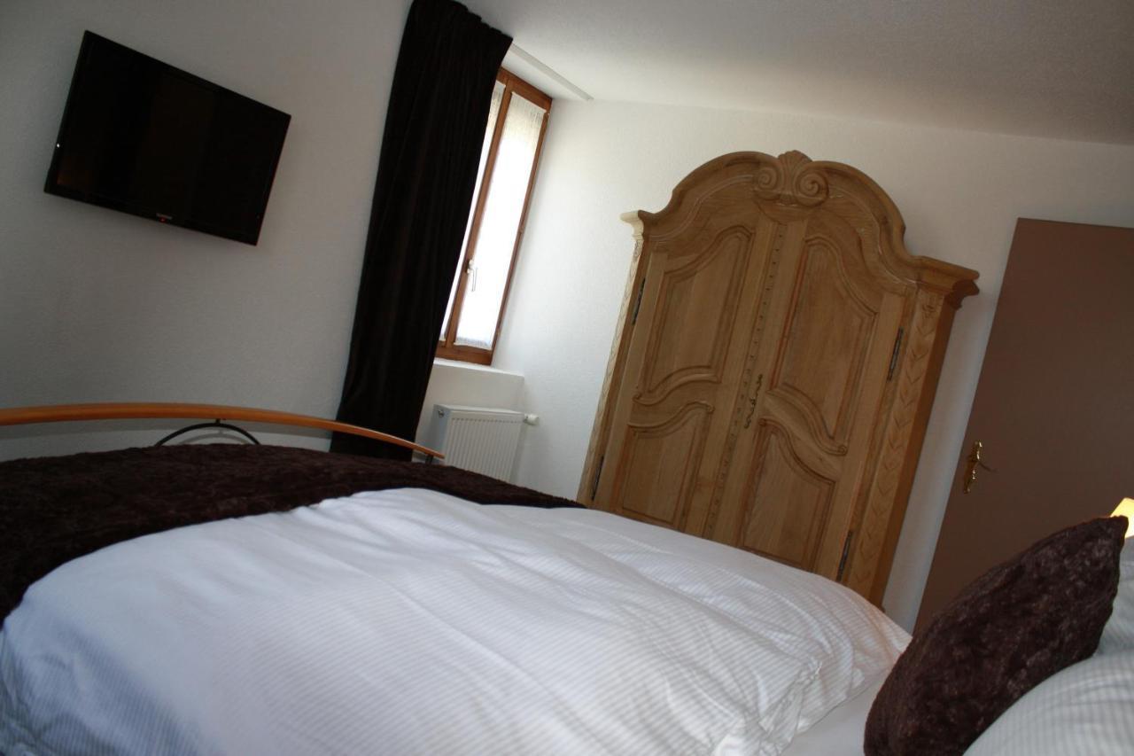 Hotel De La Gare Монте Екстериор снимка