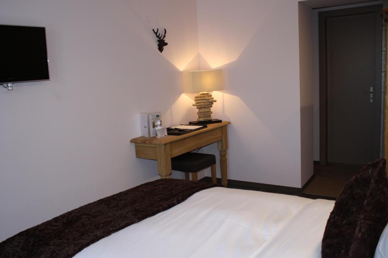 Hotel De La Gare Монте Екстериор снимка